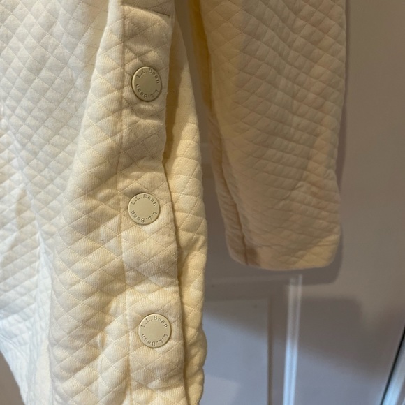LL Bean  Cream Colored Quilted Sweatshirt Size L - Picture 3 of 3